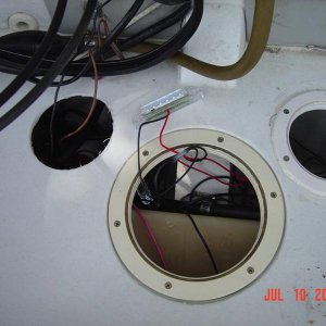 Added_LEDS_and_3rd_Hatch.JPG