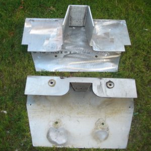 4_bolt_vs_2_bolt_full_saddle_New_quarter_inch_alum_versus_eight_inch_stainless.JPG