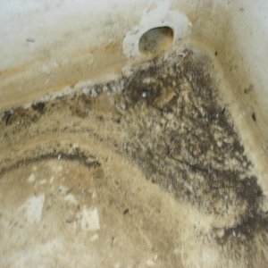Inside_Crack_Under_Mega_Hull_Drain_without_Scupper.JPG