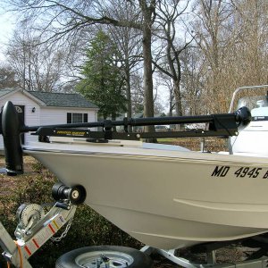 trolling_motor_mounted2.jpg