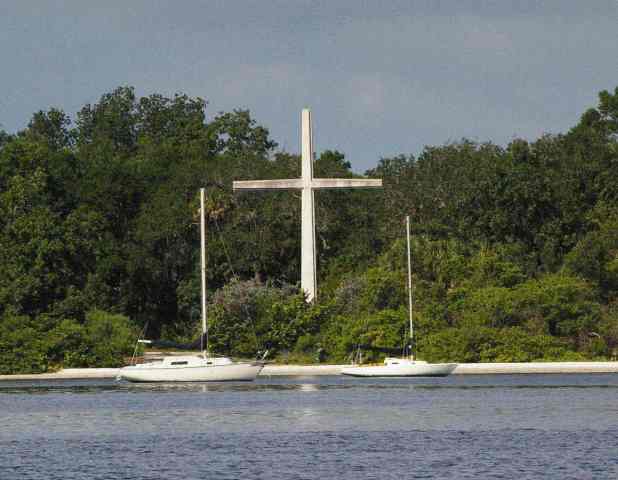 Cross_on_Manatee_River_7-16-2009.jpg