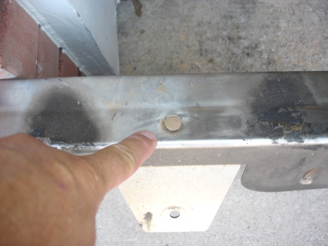 Top_view_old_transom_plate_bolt_head_was_broke_off.JPG